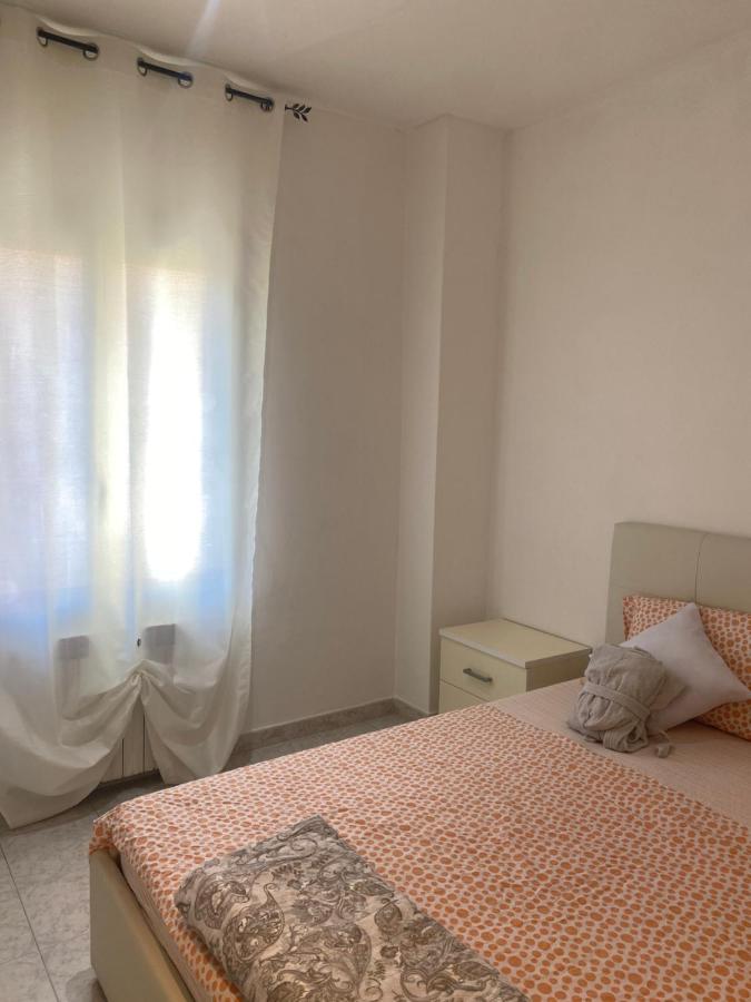La Casa Del Giglio Hotel Albenga Buitenkant foto