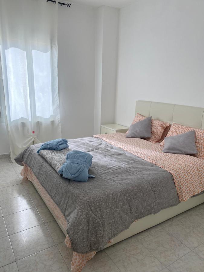 La Casa Del Giglio Hotel Albenga Buitenkant foto