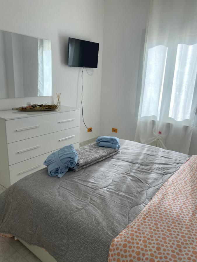 La Casa Del Giglio Hotel Albenga Buitenkant foto